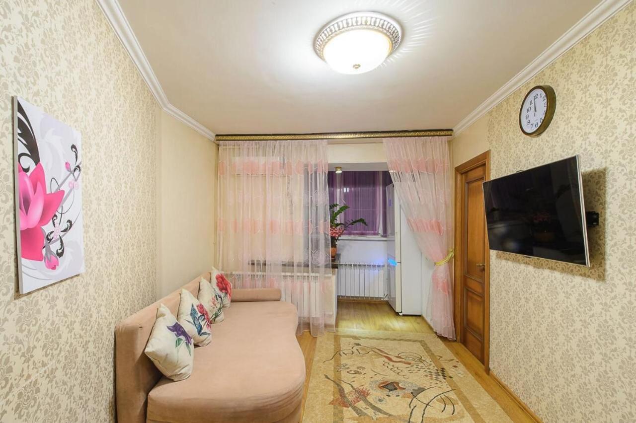 Золотой Квадрат Шевченко 75 Daire Almatı Dış mekan fotoğraf
